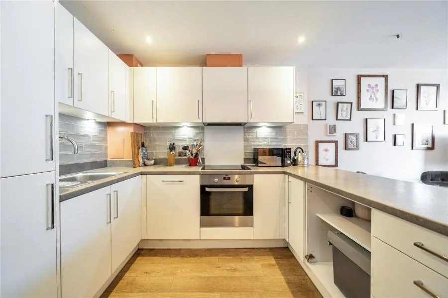 Cambridge Road, Barking, IG11, photo 2
