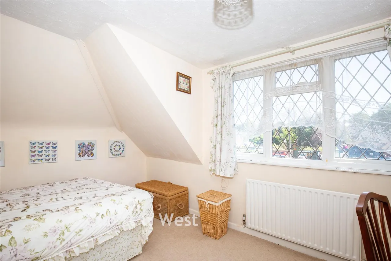 London Road, Ashington, RH20, photo 8