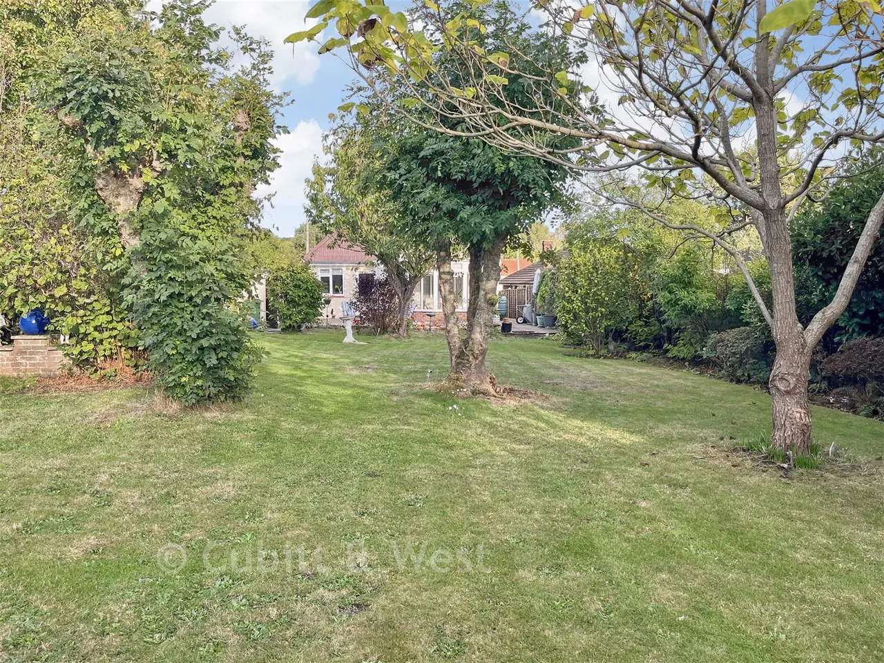 London Road, Ashington, RH20, photo 2