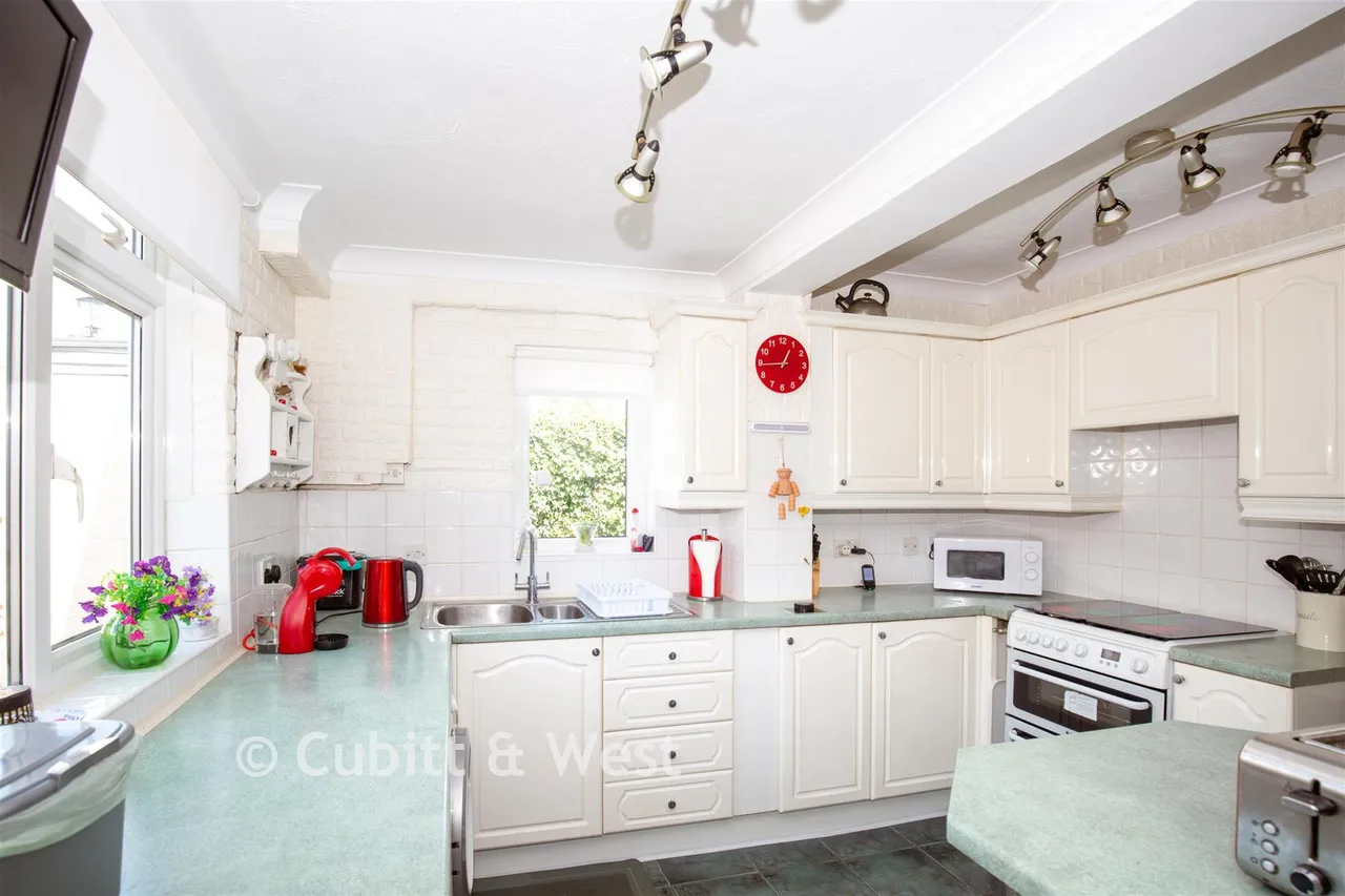 London Road, Ashington, RH20, photo 7