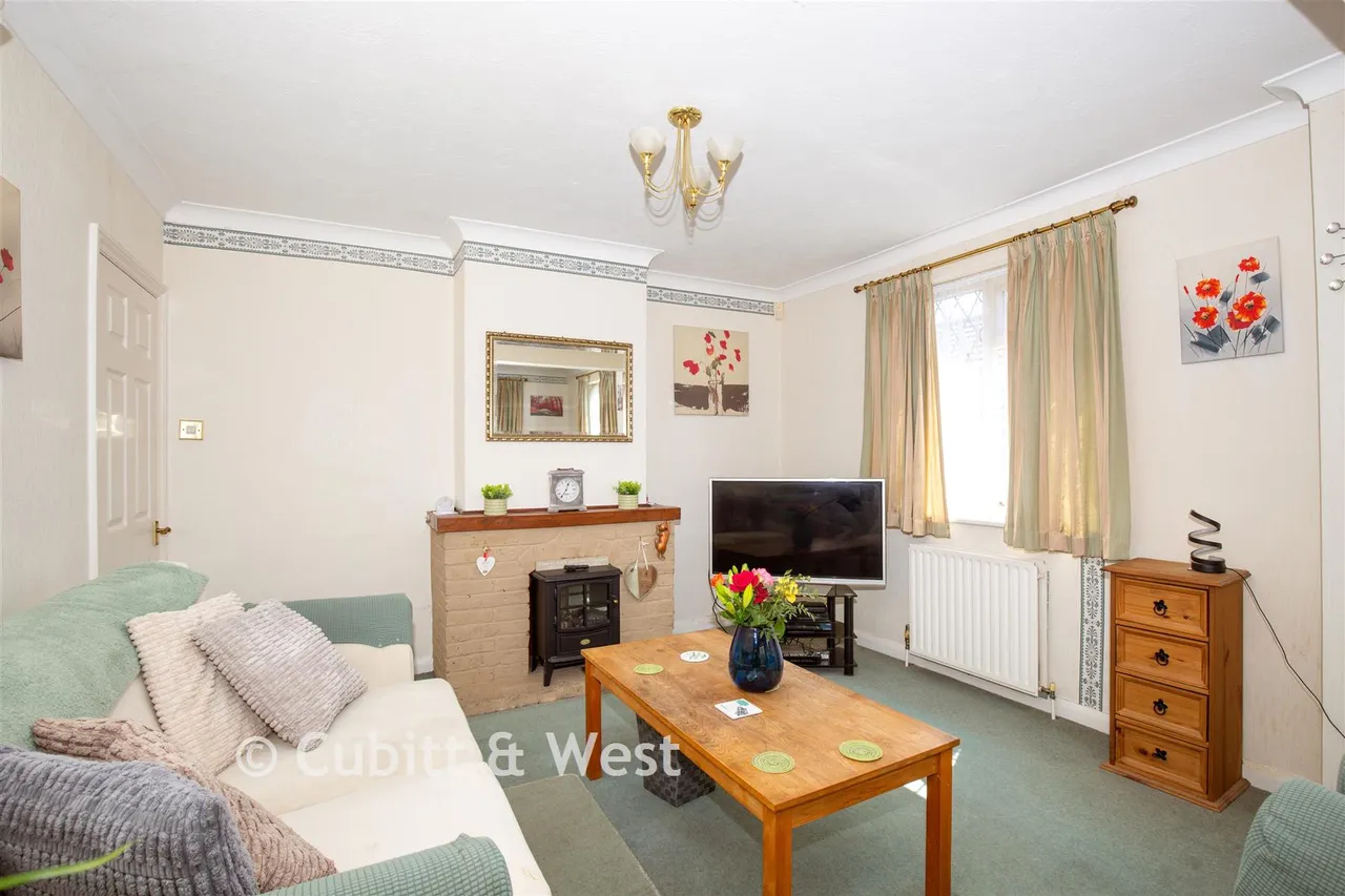 London Road, Ashington, RH20, photo 5