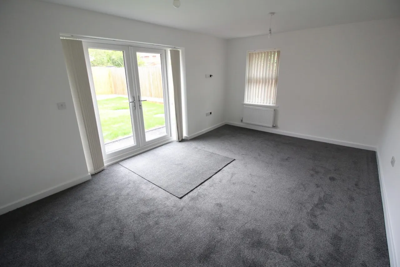 Haynes Road, Westbury, photo 3