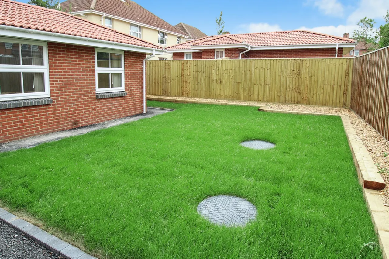 Haynes Road, Westbury, photo 9