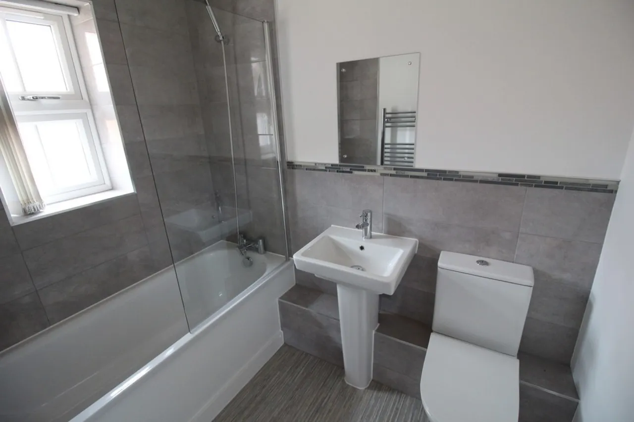 Haynes Road, Westbury, photo 6