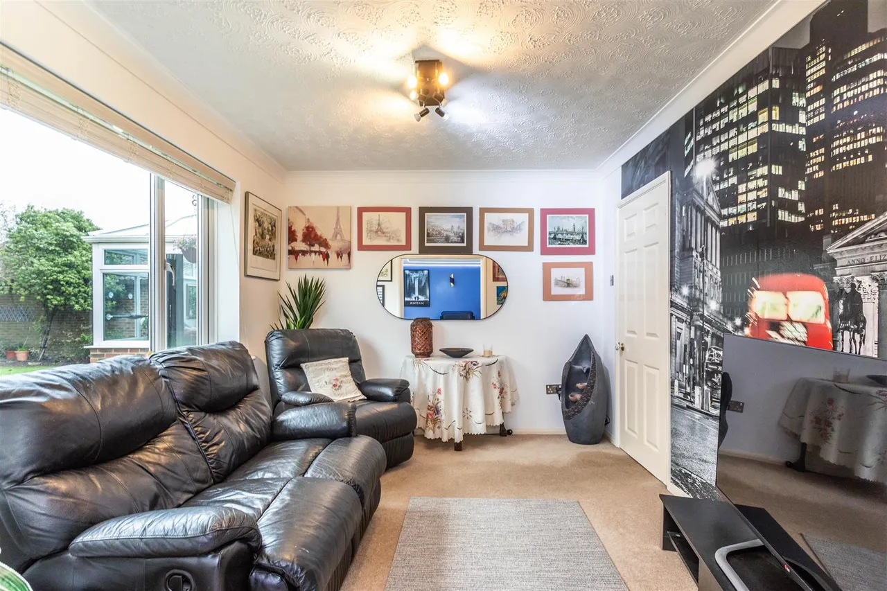 Wilson Grove, Uckfield, TN22 2BU, photo 17