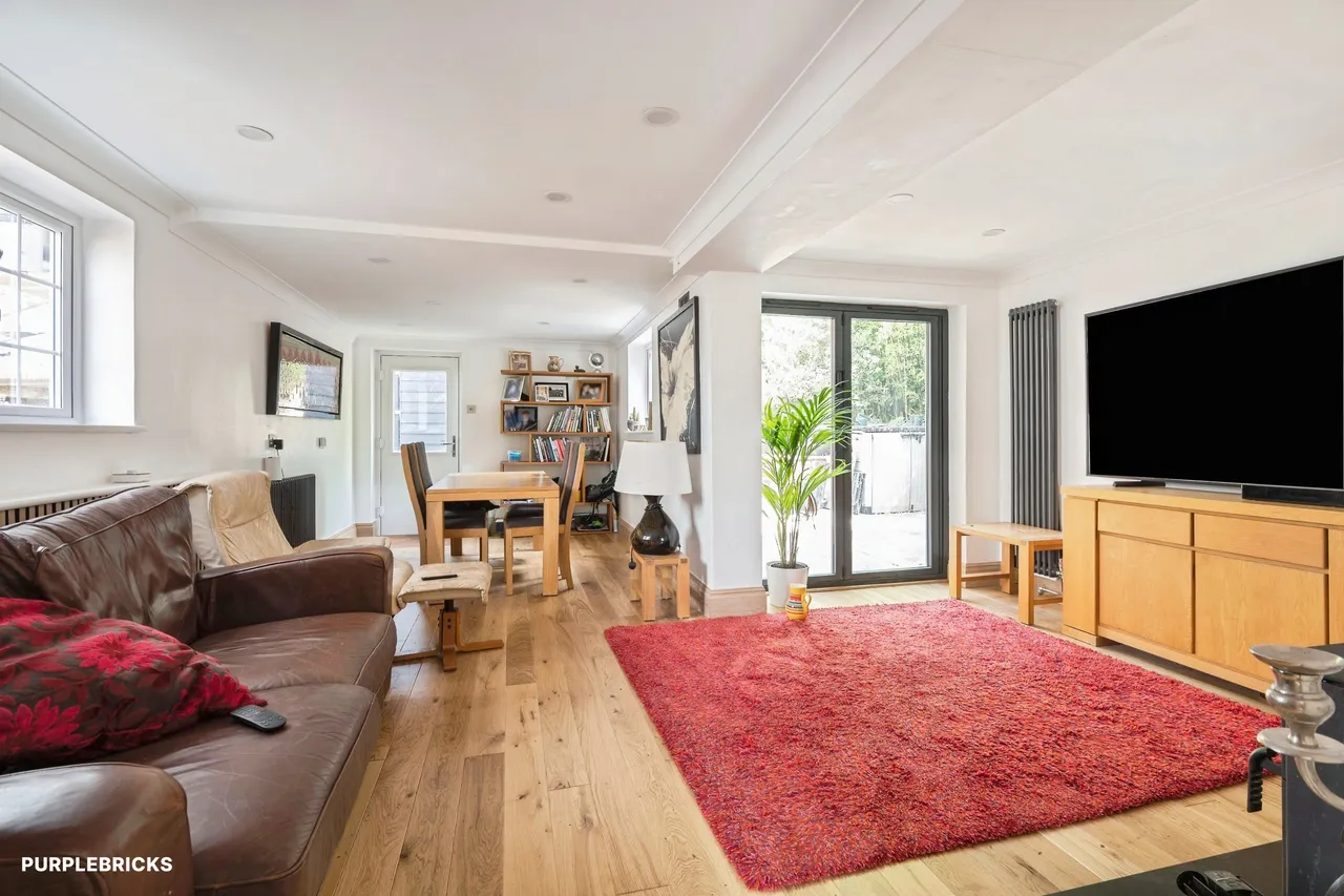 3 bed house for sale, Oveton Way, Leatherhead, KT23