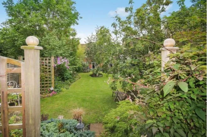 Oveton Way, Leatherhead, KT23, photo 20