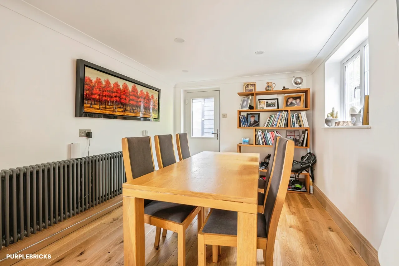 Oveton Way, Leatherhead, KT23, photo 3