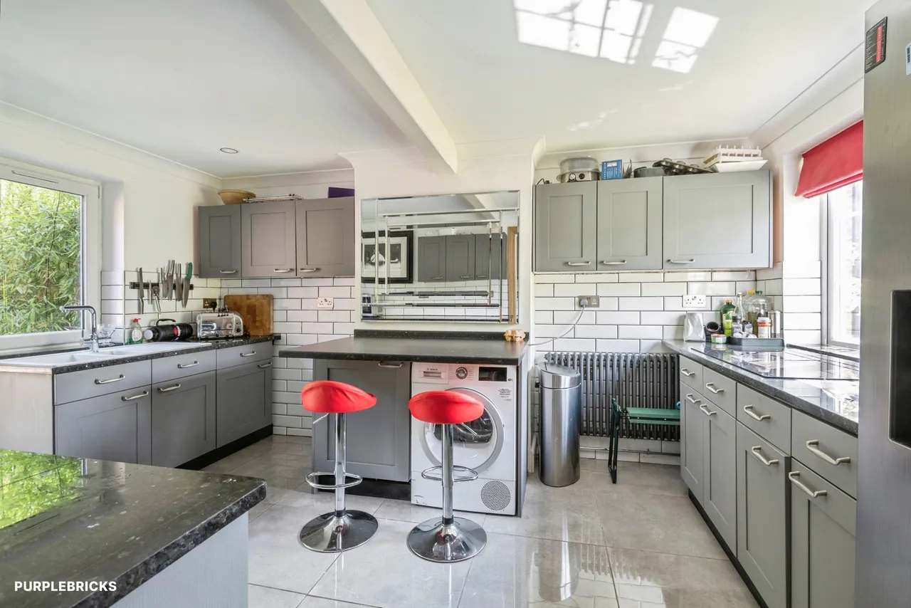 Oveton Way, Leatherhead, KT23, photo 9