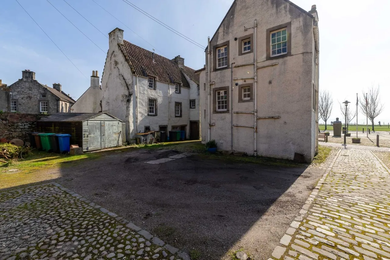Upper East Sandhaven, Culross, Dunfermline, Fife, KY12 8JG, photo 15
