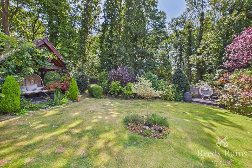 Woodville Drive, Marple, Cheshire, SK6, photo 8