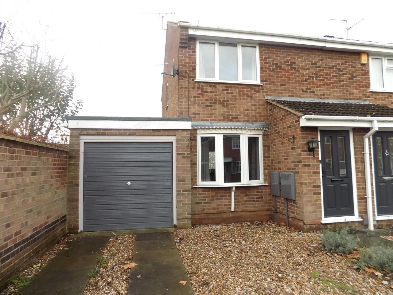 2 bed house to rent, Milburn Grove, Bingham, NG13