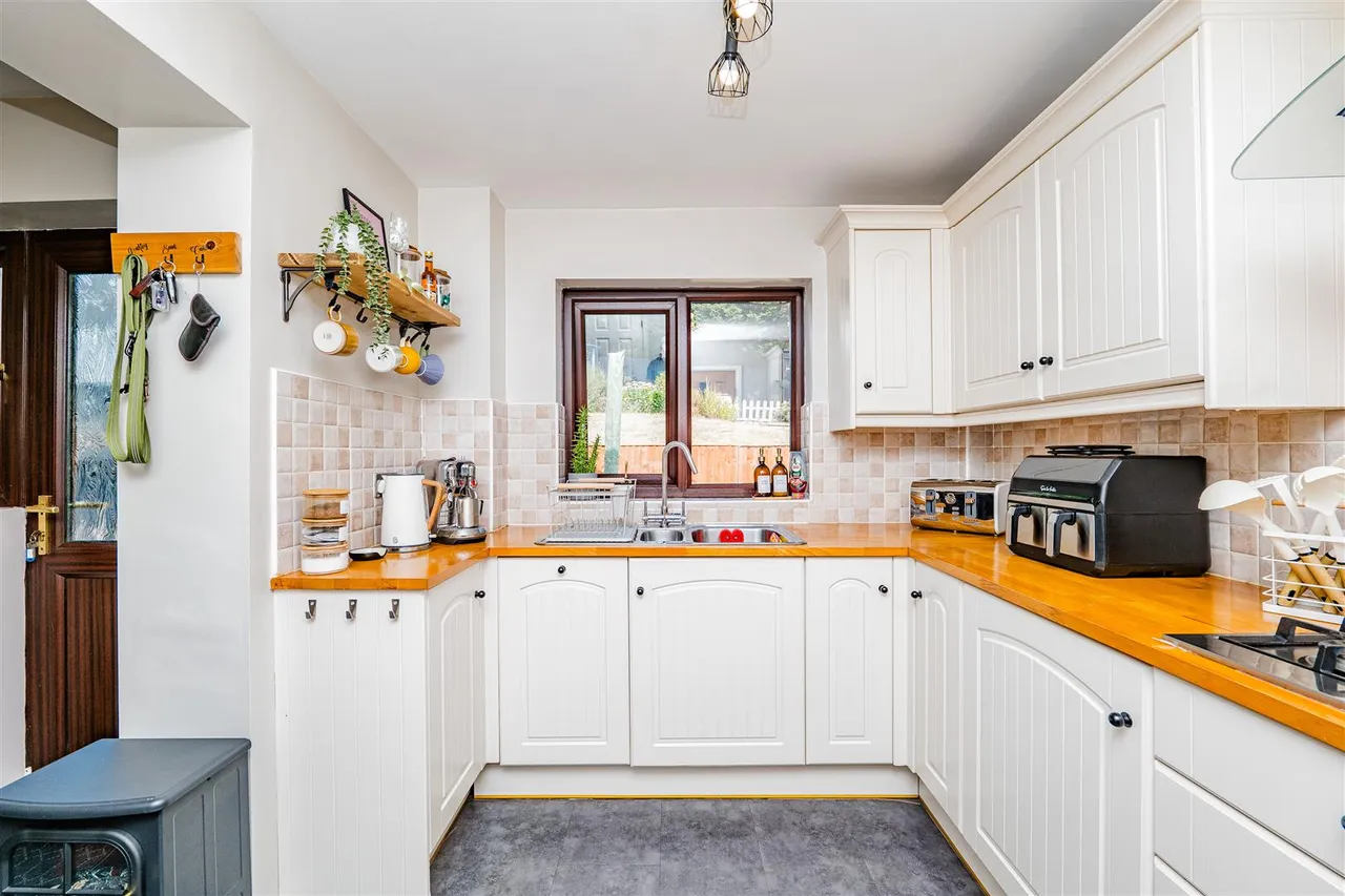 Priory Gardens, Barry, CF63 1FH, photo 10