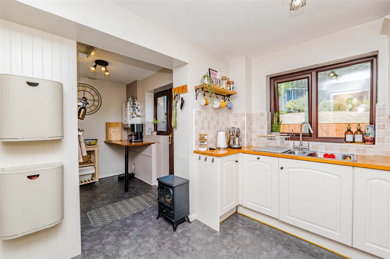 Priory Gardens, Barry, CF63 1FH, photo 3