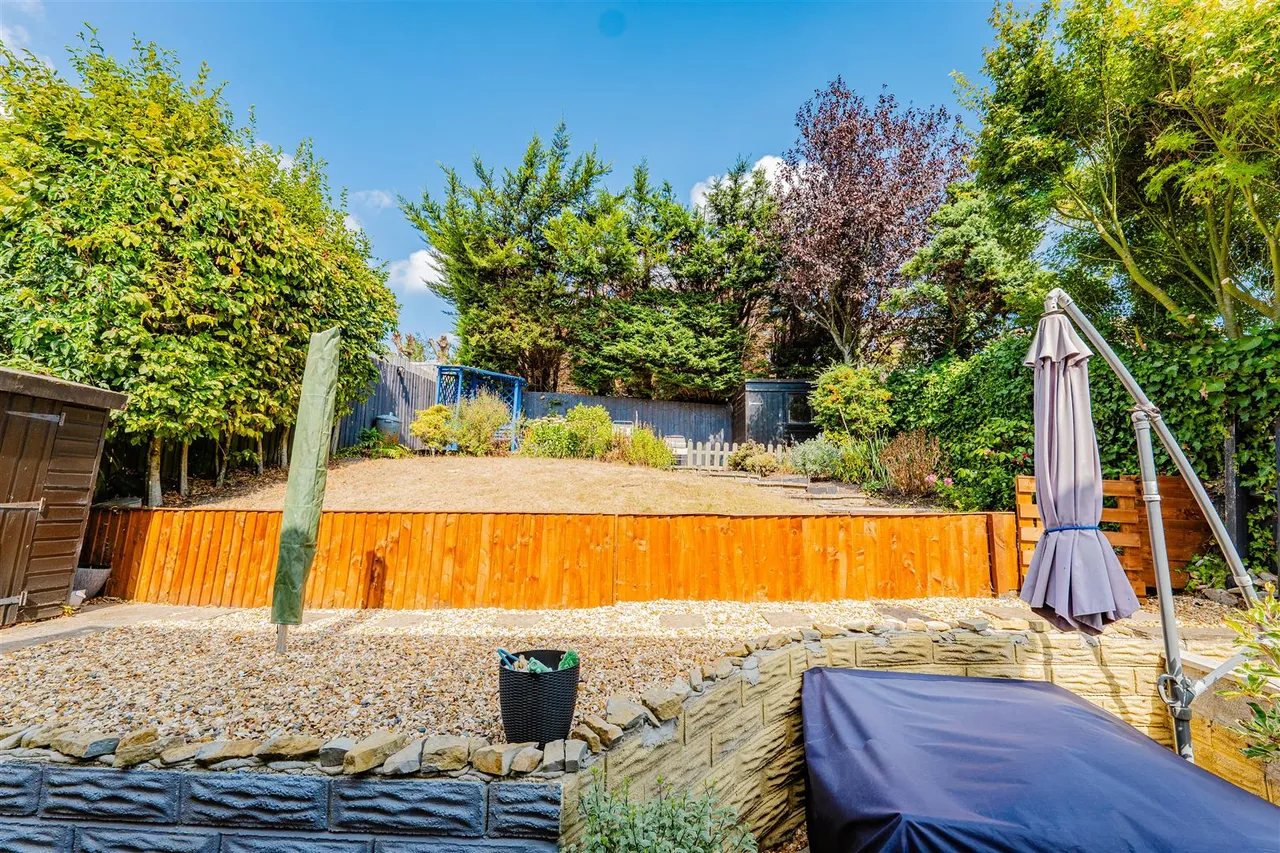 Priory Gardens, Barry, CF63 1FH, photo 4