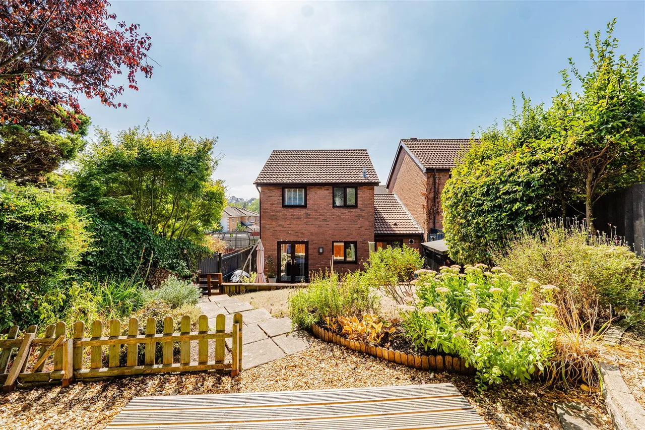 Priory Gardens, Barry, CF63 1FH, photo 24