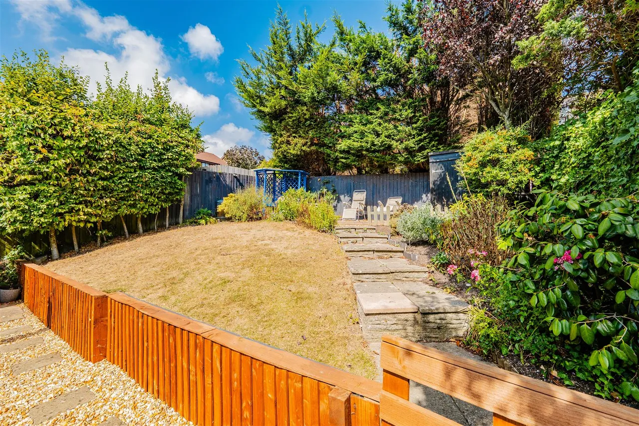 Priory Gardens, Barry, CF63 1FH, photo 21