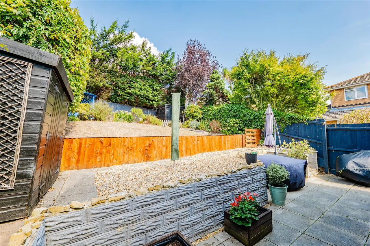 Priory Gardens, Barry, CF63 1FH, photo 19