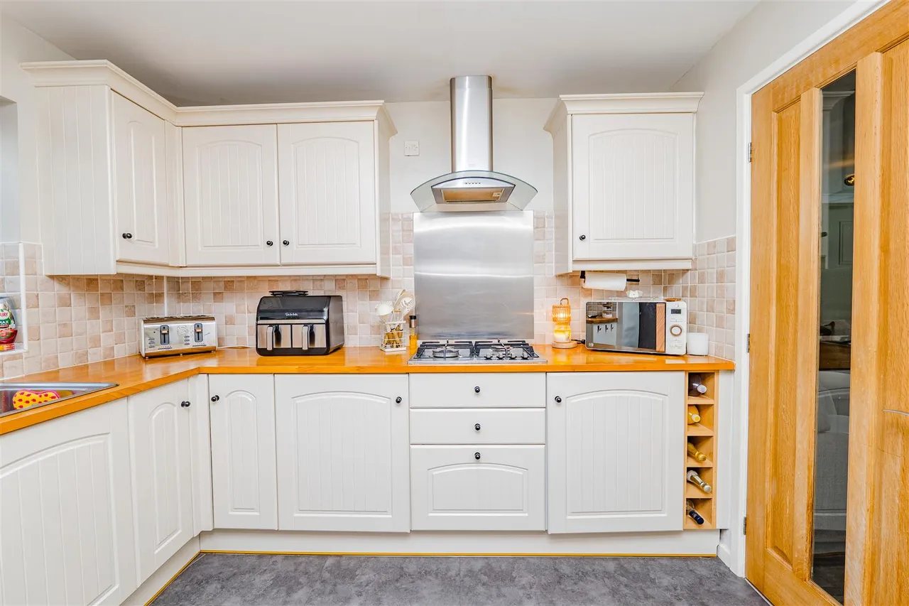 Priory Gardens, Barry, CF63 1FH, photo 11