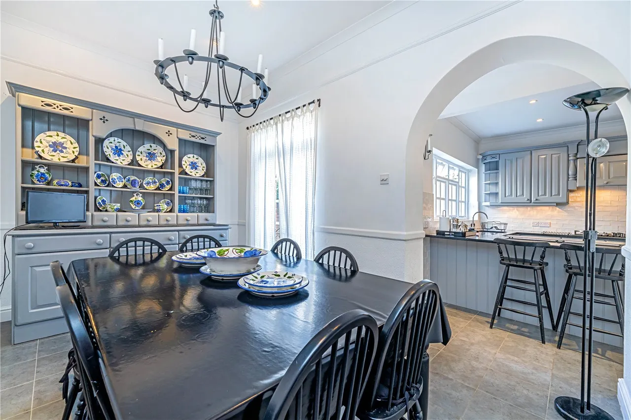 Park Road, Hampton Hill, TW12 1HG, photo 5