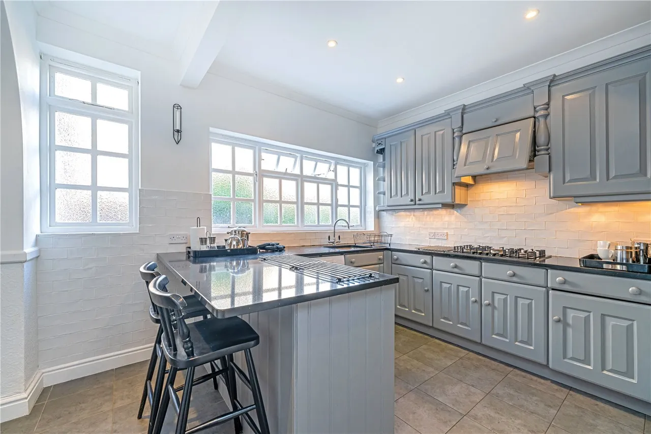 Park Road, Hampton Hill, TW12 1HG, photo 4