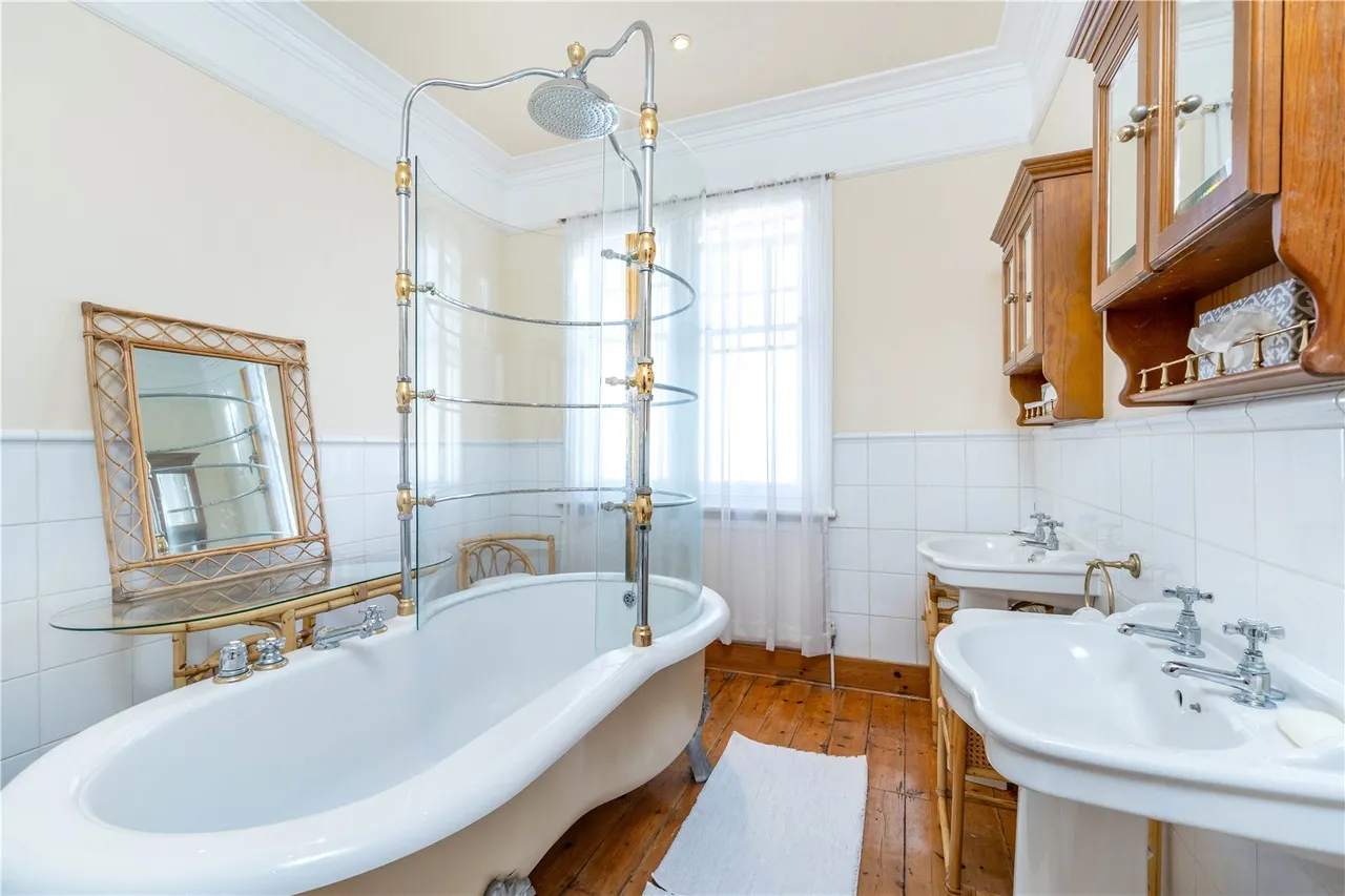 Park Road, Hampton Hill, TW12 1HG, photo 13