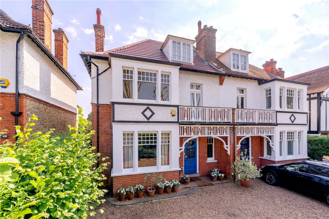 6 bed house for sale — Park Road, Hampton Hill, TW12 1HG