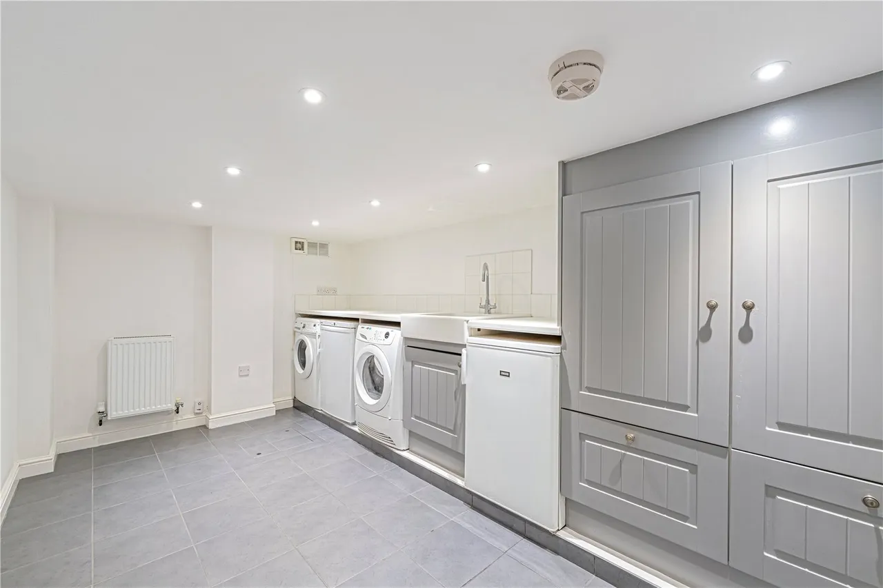 Park Road, Hampton Hill, TW12 1HG, photo 11
