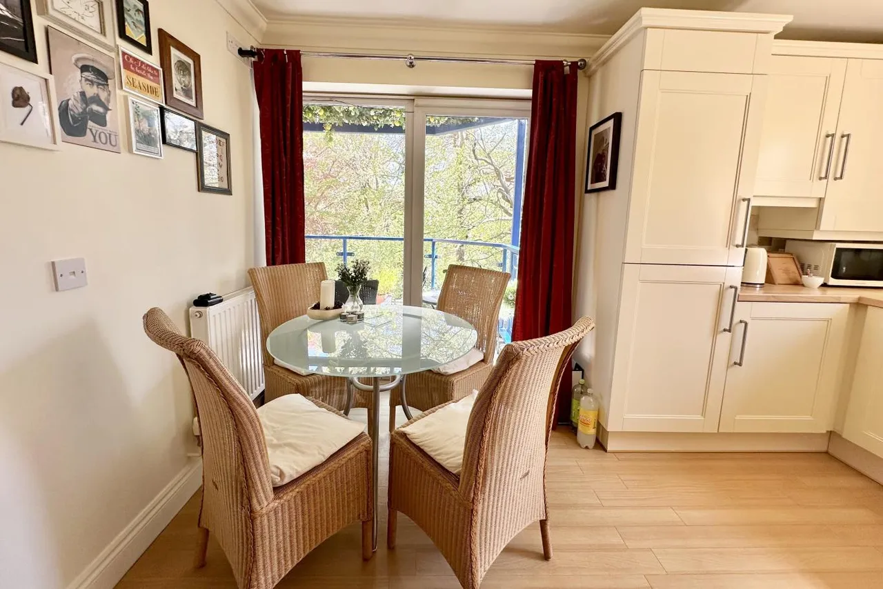 Stockwood Court, BH2, photo 8
