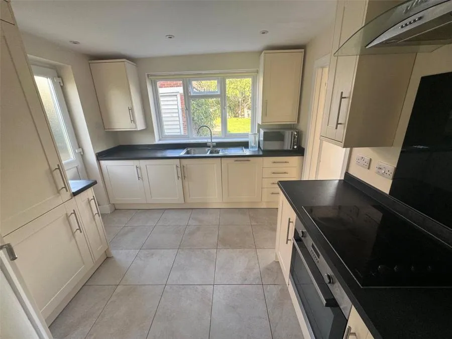Oxford Road, Kidlington, OX5, photo 8