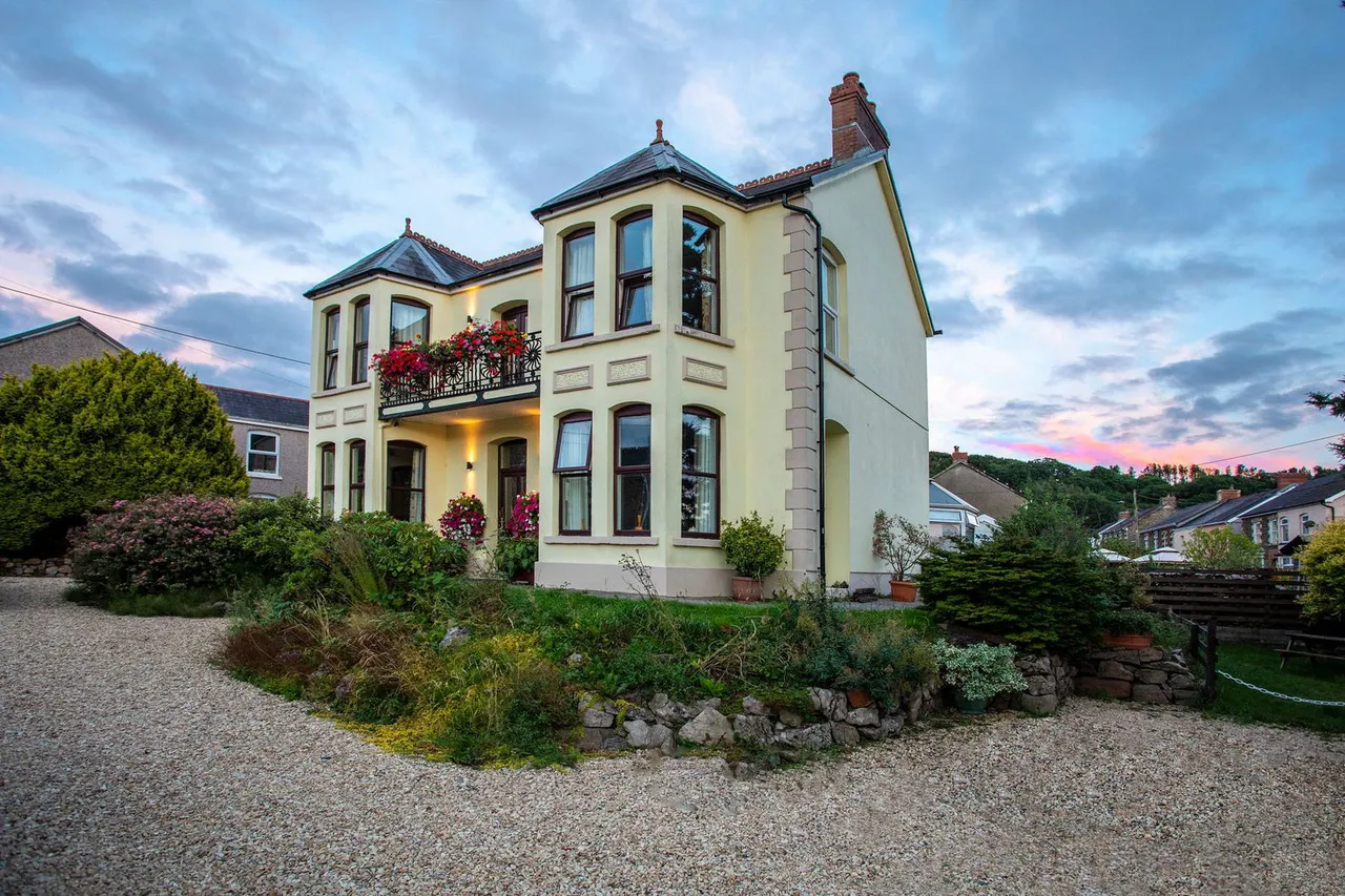 5 bed house for sale, Cwmamman Road, Glanamman, SA18