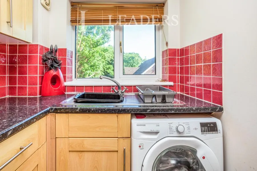 Old Horsham Road, Crawley, RH11, photo 9