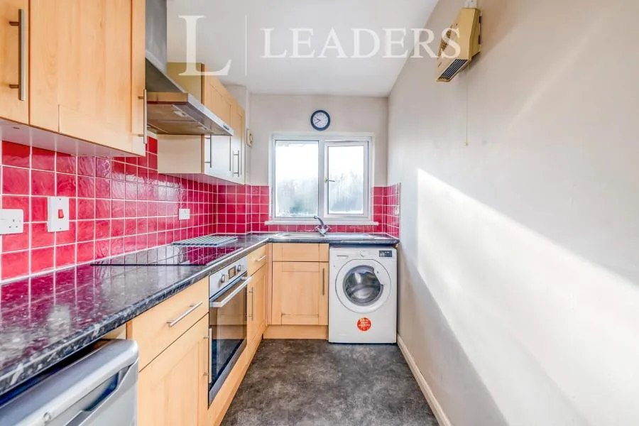 Old Horsham Road, Crawley, RH11, photo 14