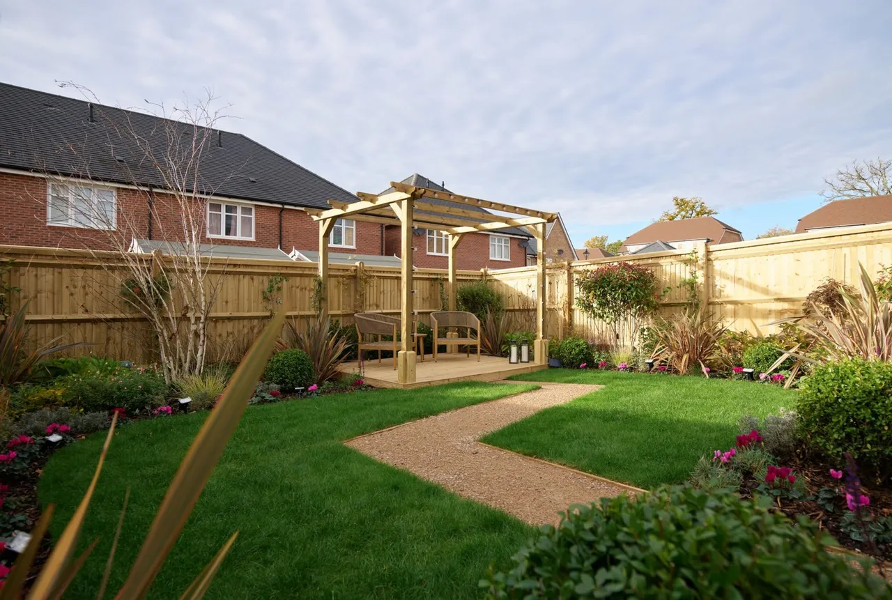The Orchards, Leighwood Fields, GU6, photo 17