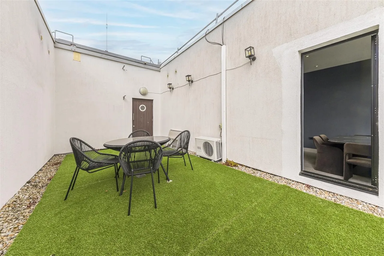 Kimberley Road, London NW6 7SL, photo 7