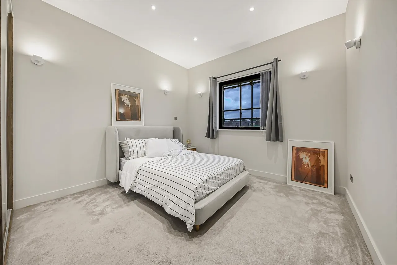 Kimberley Road, London NW6 7SL, photo 4