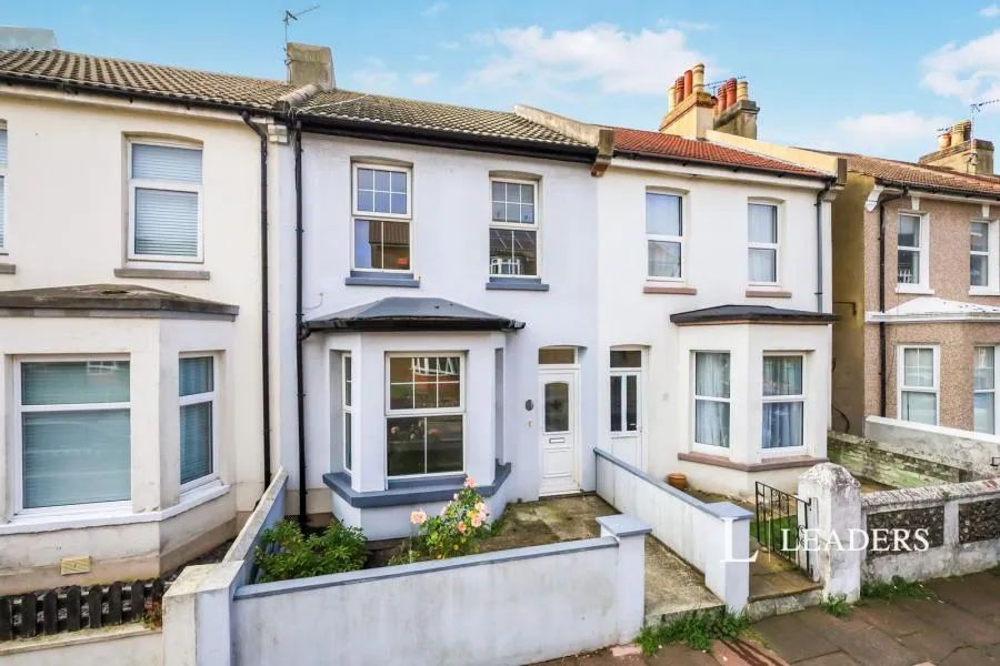 2 bed house to rent, Redoubt Road, Eastbourne, BN22