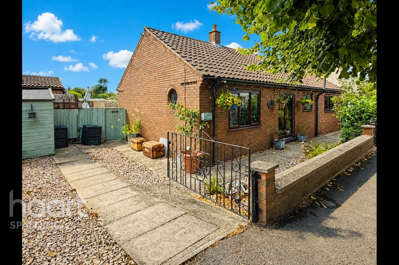 2 bed house for sale, Hannam Boulevard, Spalding, PE11