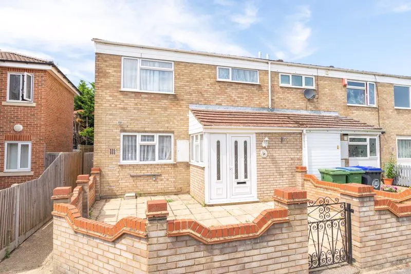 3 bed house for sale — Hurtwood Road, Walton-On-Thames KT12 3QS