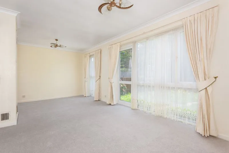 Hurtwood Road, Walton-On-Thames KT12 3QS, photo 2