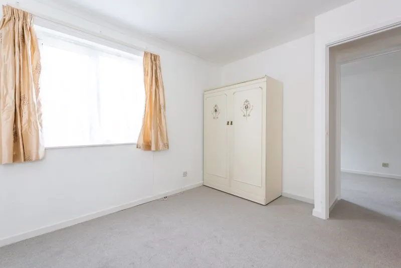 Hurtwood Road, Walton-On-Thames KT12 3QS, photo 4