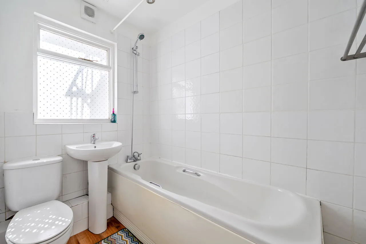Lordship Lane, SE22, photo 11