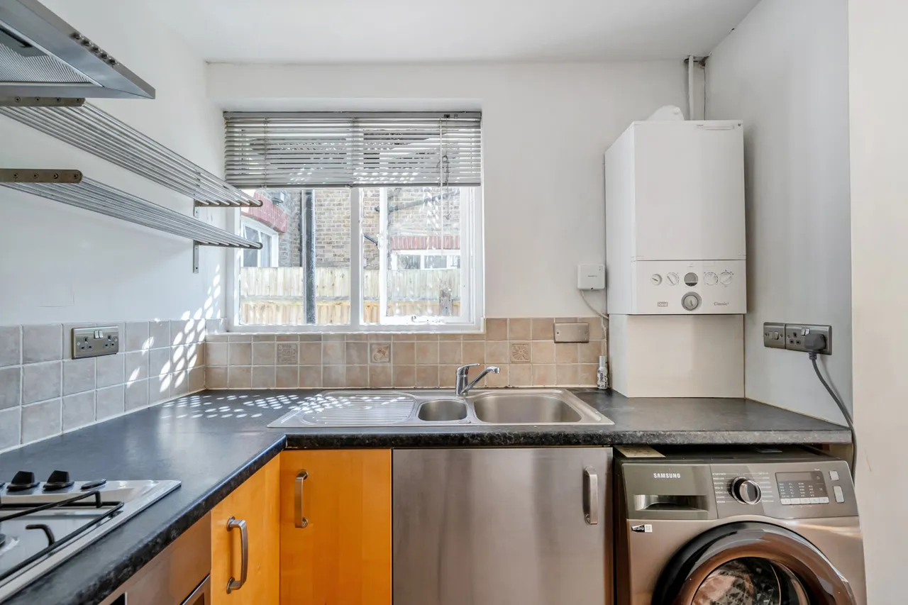 Lordship Lane, SE22, photo 13