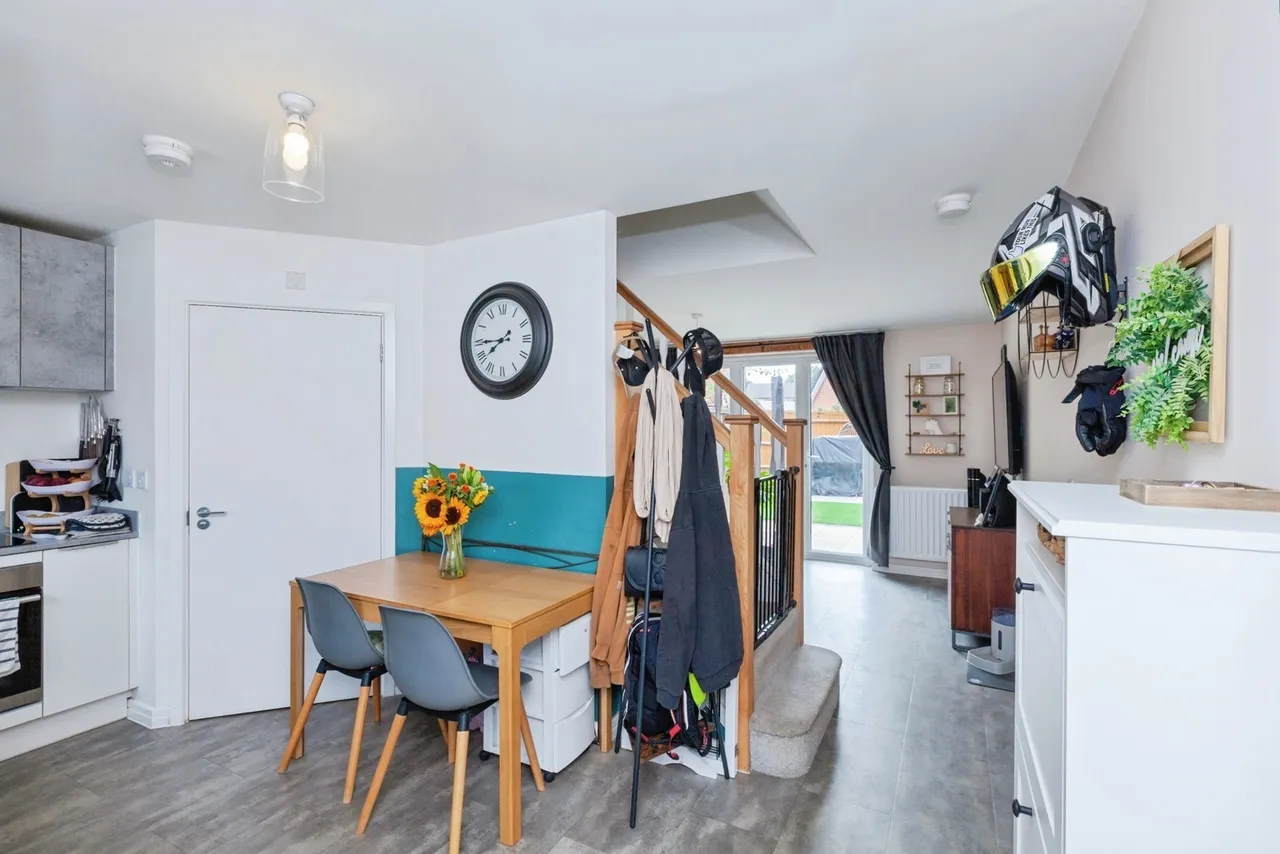 Westfield Avenue, Earl Shilton, LE9, photo 3