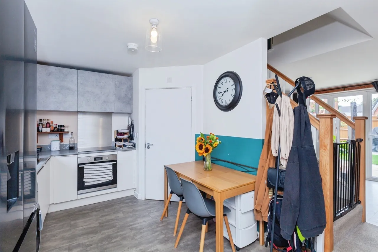 Westfield Avenue, Earl Shilton, LE9, photo 2
