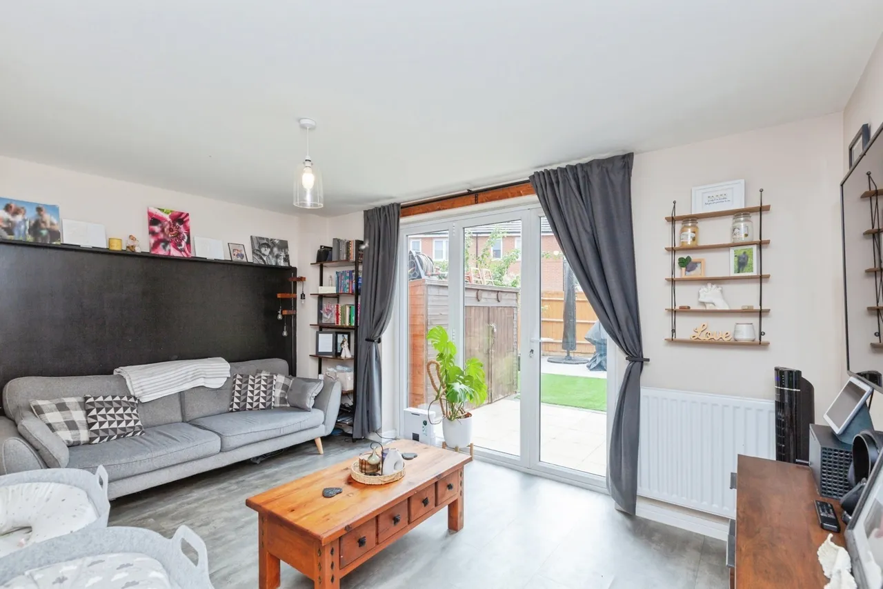 Westfield Avenue, Earl Shilton, LE9, photo 7