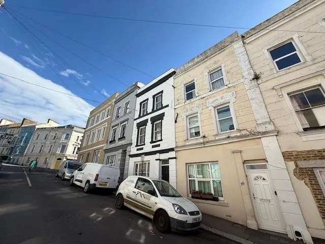 1 bed flat for sale, Gensing Road, St. Leonards-on-sea, TN38