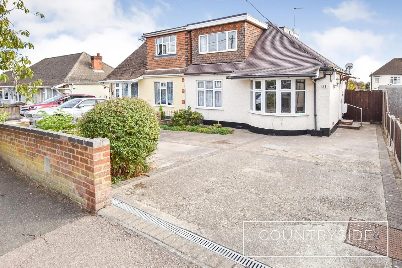 3 bed house for sale, Jotmans Lane, Benfleet