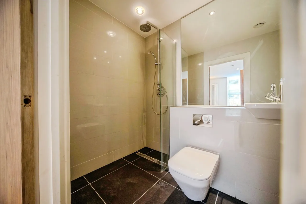 Upper Fourth Street, Milton Keynes, MK9, photo 16