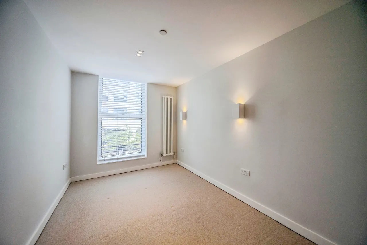 Upper Fourth Street, Milton Keynes, MK9, photo 20